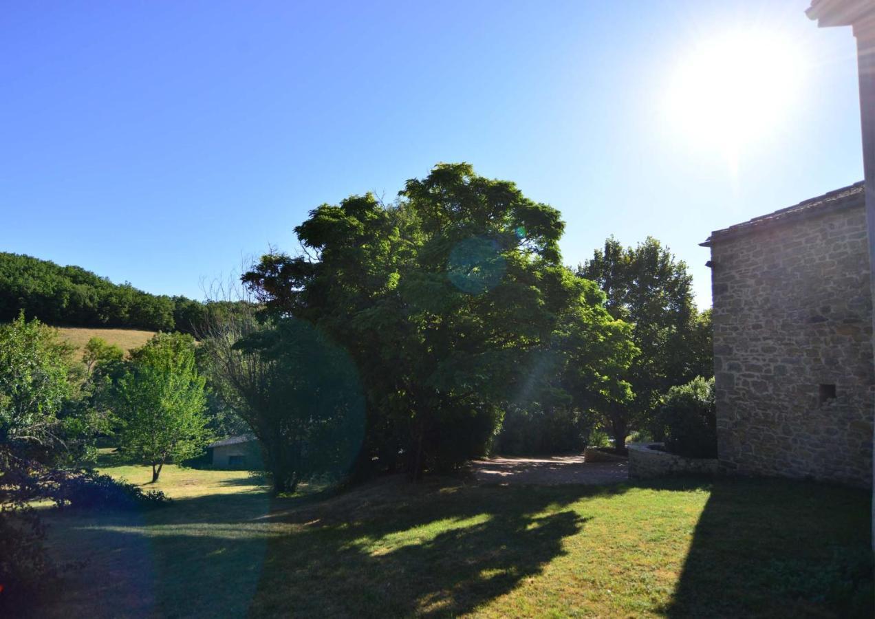 Chambre D'Hotes A La Cle Des Champs Varen Exterior photo