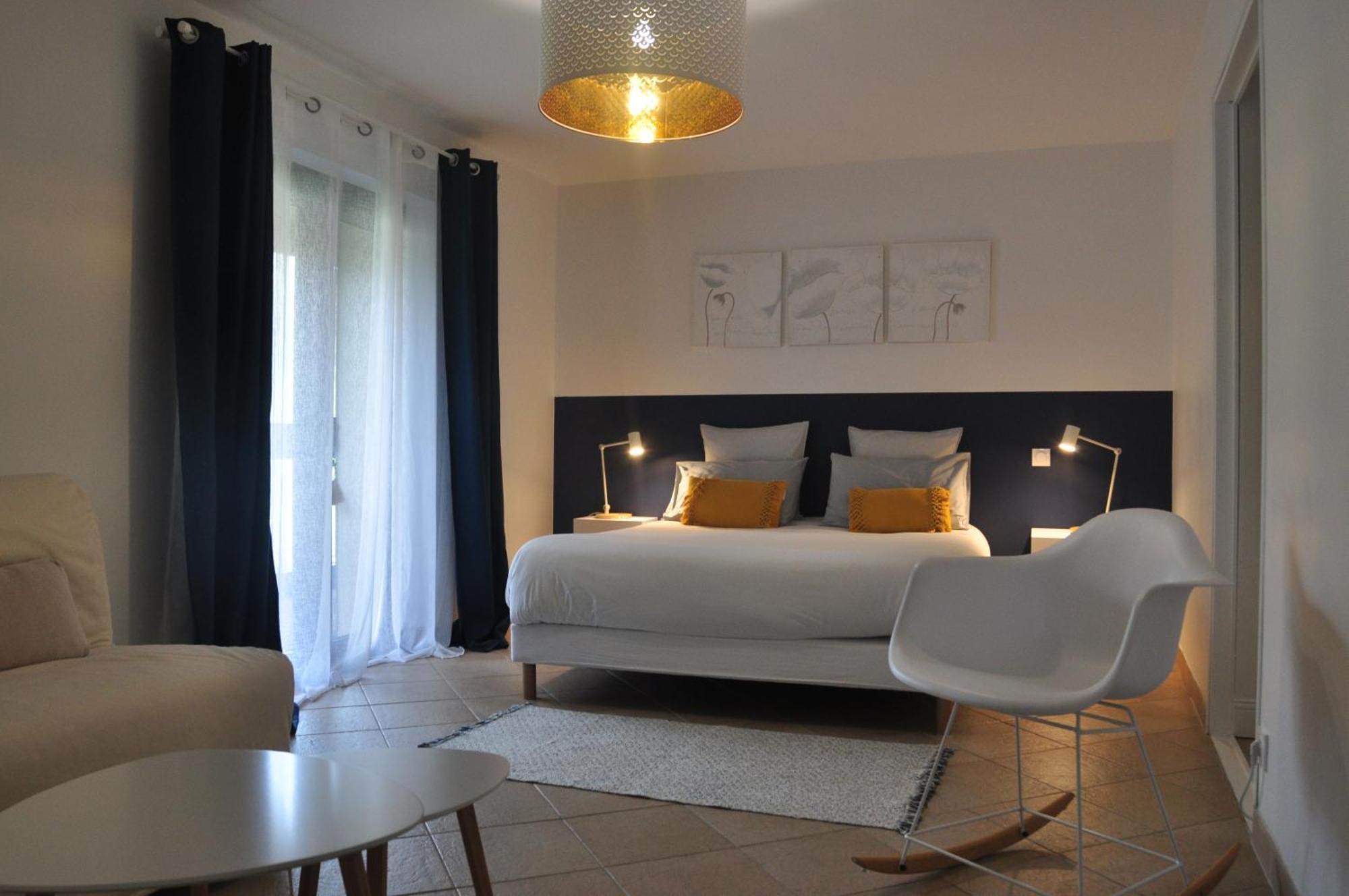 Chambre D'Hotes A La Cle Des Champs Varen Exterior photo
