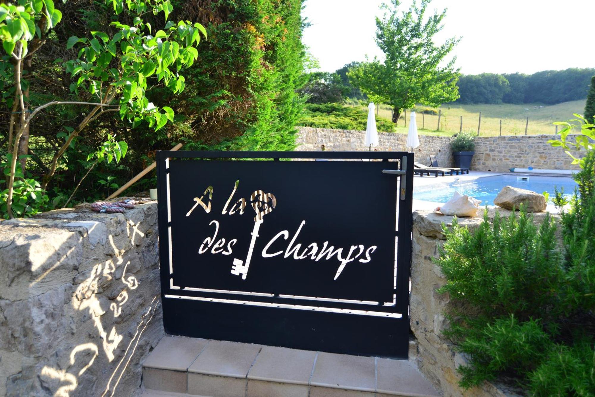 Chambre D'Hotes A La Cle Des Champs Varen Exterior photo